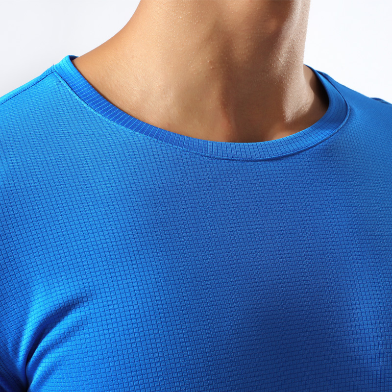 Sportliches, schnell trocknend – Embroidery Uniforms Bewertung und Preis